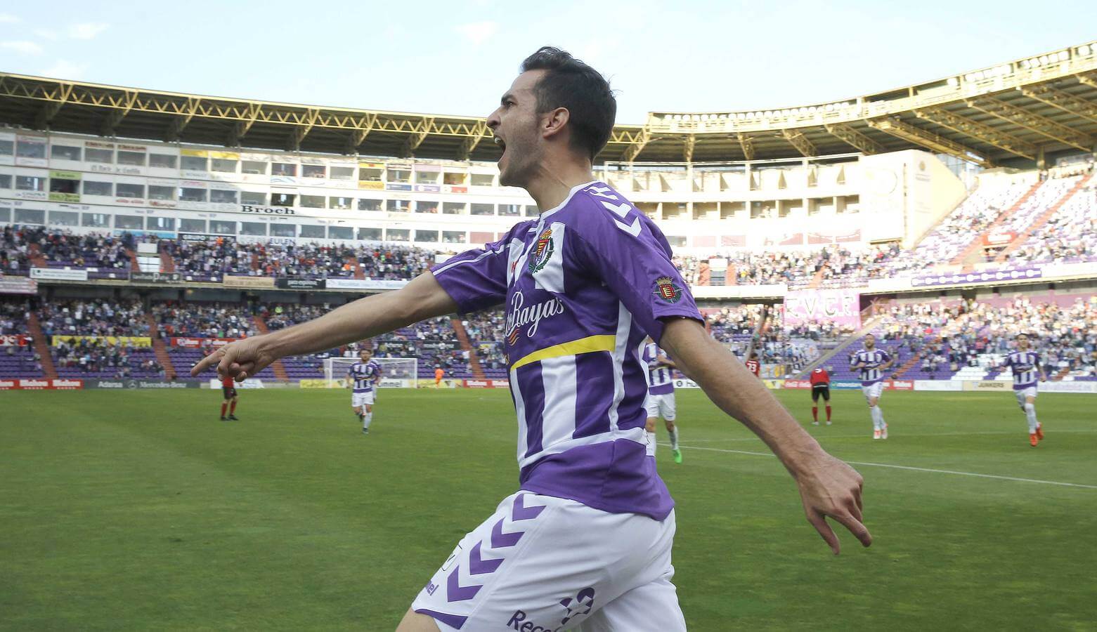 Juan Villar, celebrando un gol