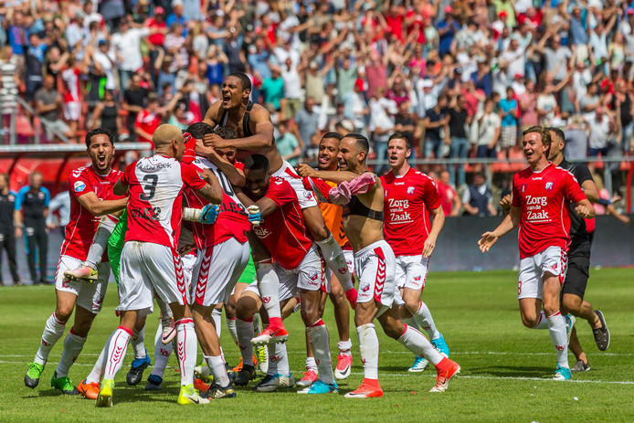 Jugadores Utrecht celebran Europa League