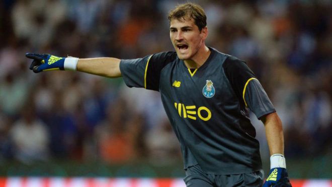 Casillas portero titular del Oporto
