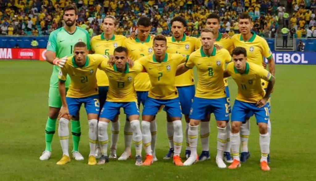 Brasil juega ante su público