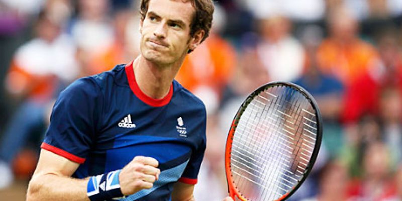Andy Murray celebrates winning a point