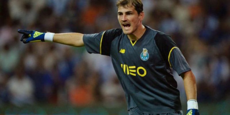 Casillas portero titular del Oporto