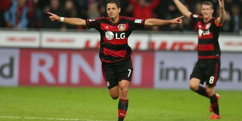 Chicharito, máximo goleador del Bayer Leverkusen esta temporada