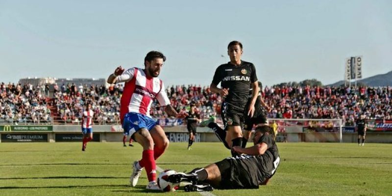 Algeciras y Jaén se miden en un duelo muy intenso.