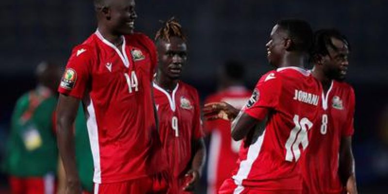 Kenia celebra un gol