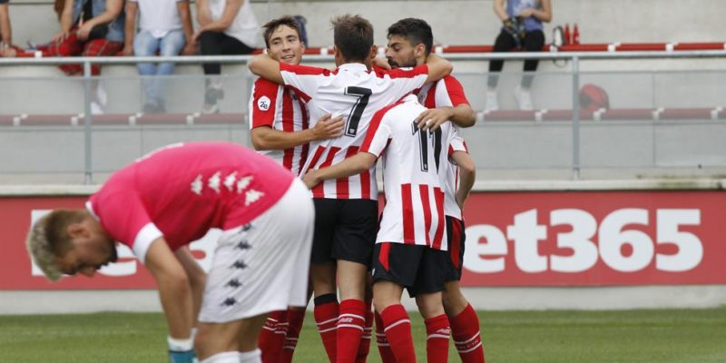 Bilbao Athletic celebrando un gol vs Leioa