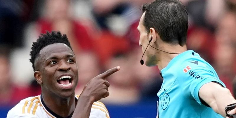 vinicius-martinez-munuera-sadar_98-fotor-20240913174043 LaLiga EA Sports: Real Sociedad - Real Madrid