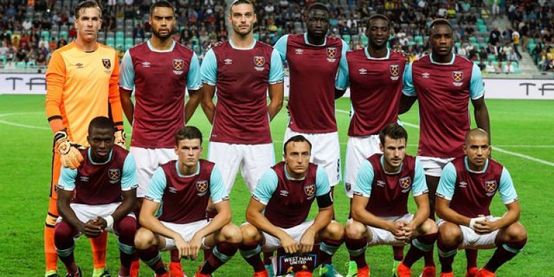 Premier League: Newcastle vs West ham Alineación West Ham antes de comenzar un partido fuente: www.hitf.com